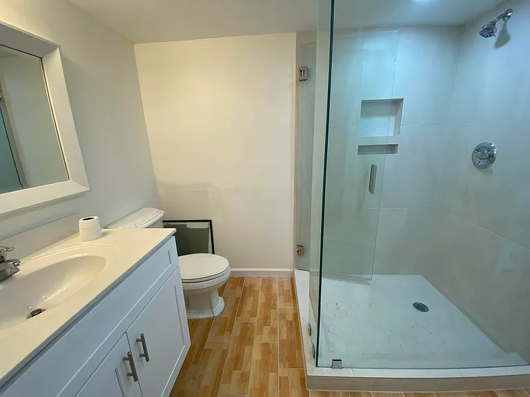 250 SW 7th St #13 — Photo 7
