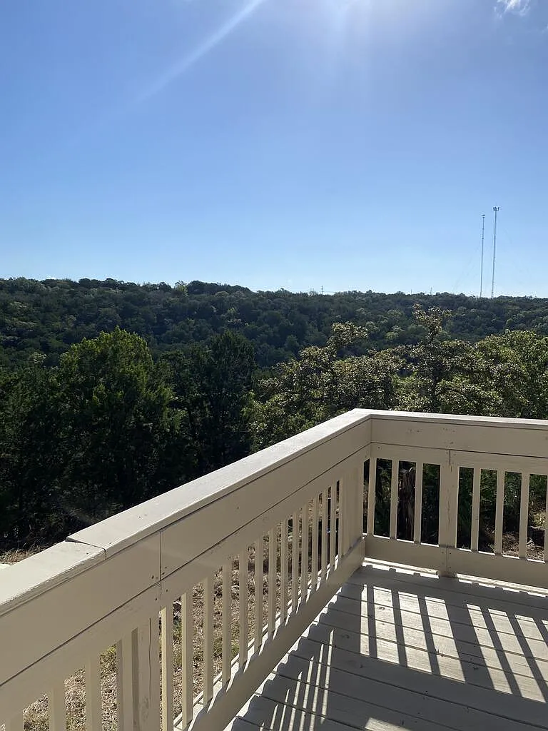 2 bed, 2.0 bath, 896 sqft, $1,600 — Photo 4