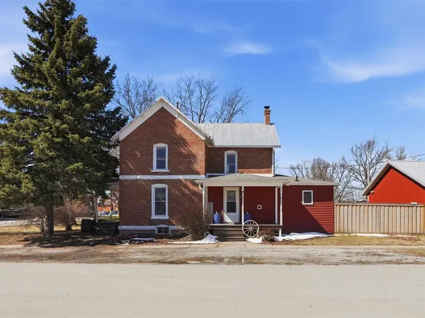 320 Brady St, Hills, IA 52235