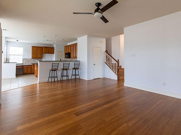 3rd image of 6904 Shoreway Dr