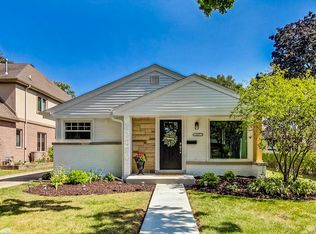 467 N Ida Ln, Elmhurst, IL 60126