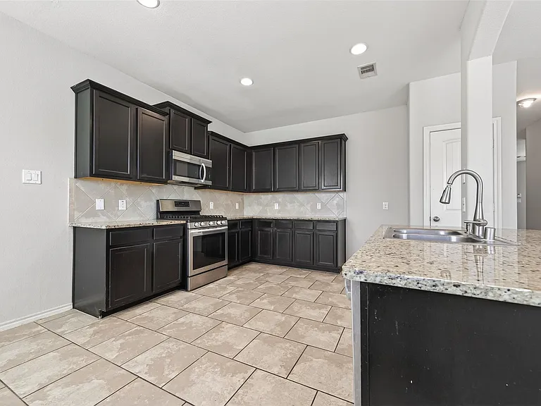 1326 Seagler Pond Ln — Photo 23