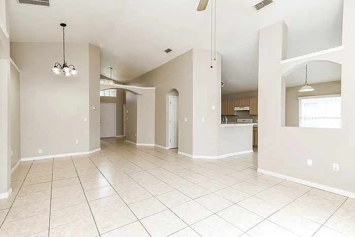 3 bed, 2.0 bath, 1466 sqft, $2,195 — Photo 4