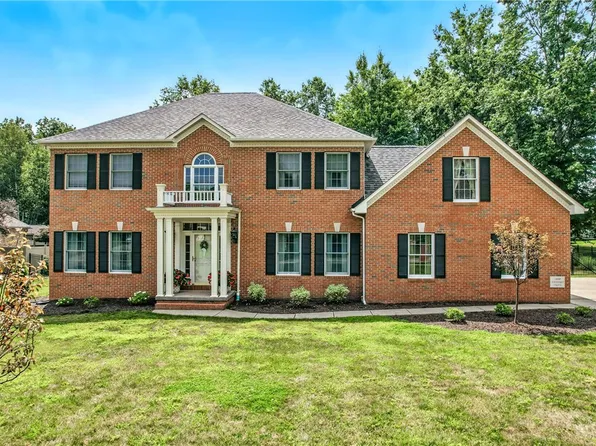 3840 Amhurst Dr, Hermitage, PA 16148