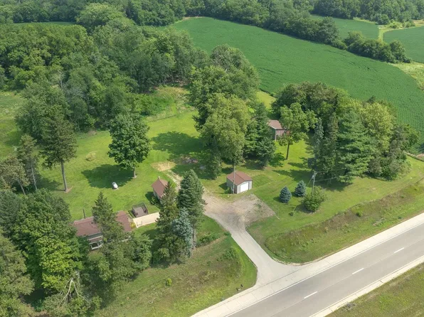 13855 W State Rd, Pecatonica, IL 61063