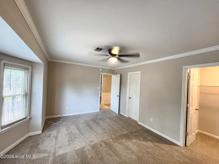 624 Crown Point Dr — Photo 11