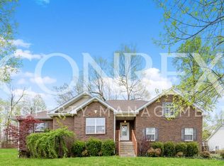 814 Red Hollow Dr, Springfield, TN 37172