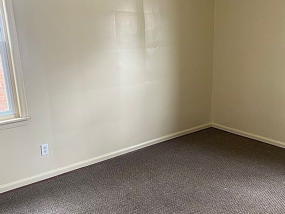 Back bedroom 