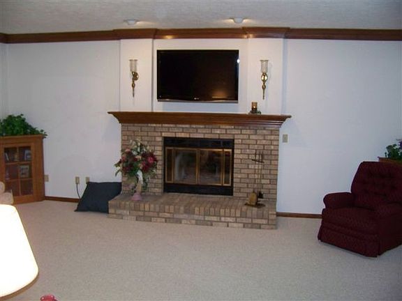 2nd image of 17655 Plymouth Row
