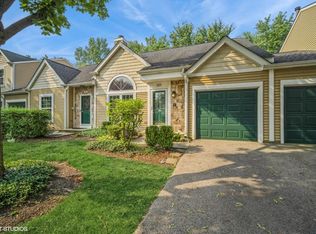 2035 Teton Pkwy, Algonquin, IL 60102