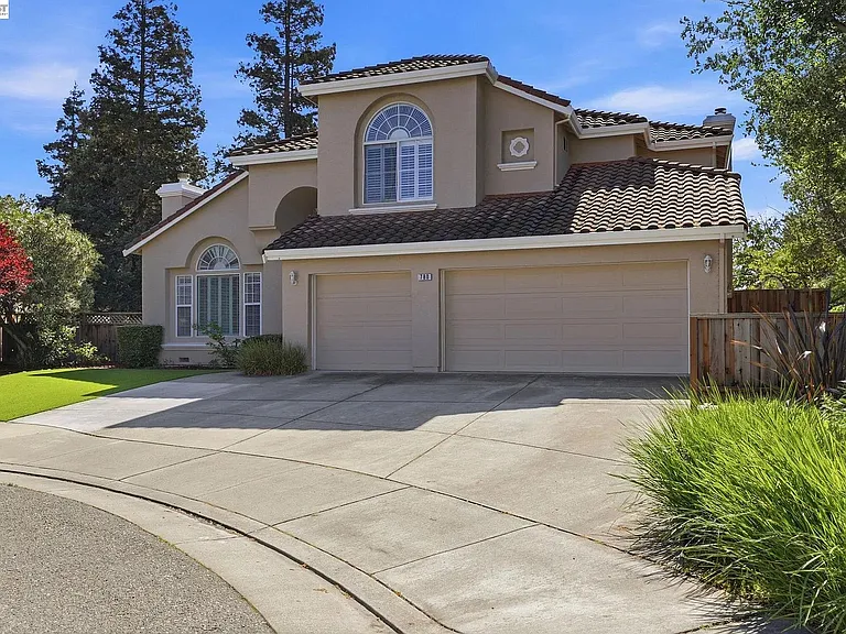 780 Avante Pl — Photo 2
