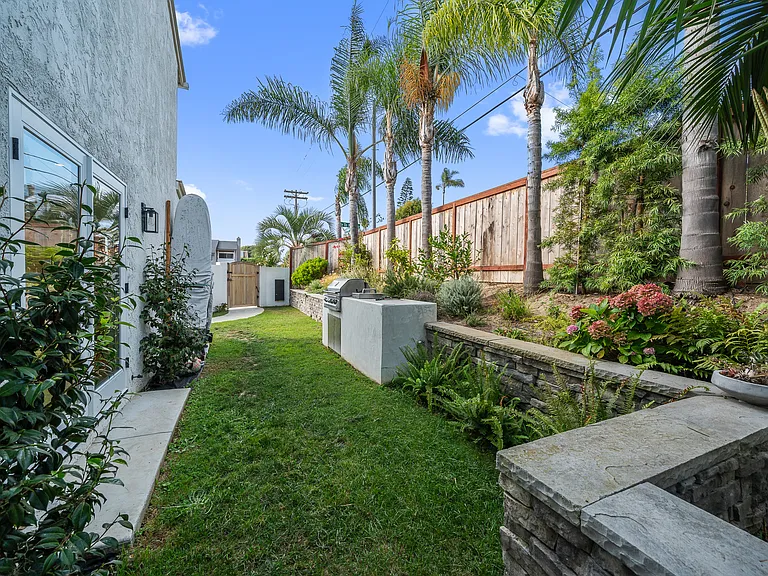 253 Calle De Madera — Photo 18