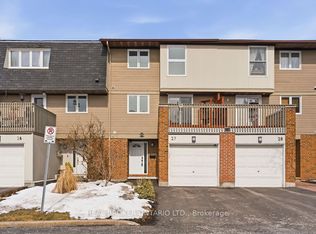 3205 Uplands Dr #27, Ottawa, ON K1V 9T4