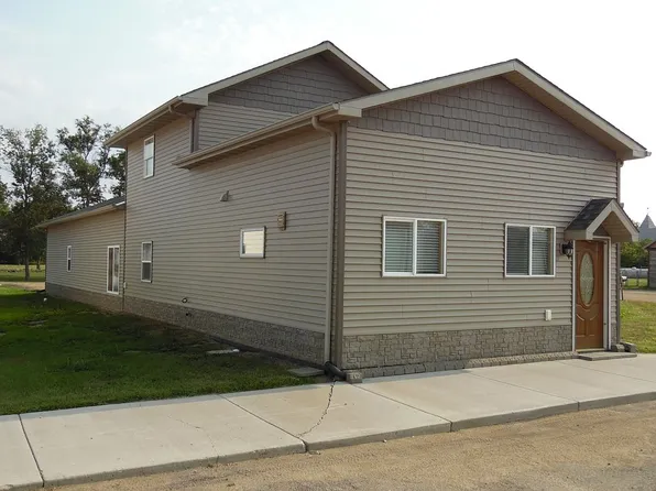 105 Main St, Deering, ND 58731