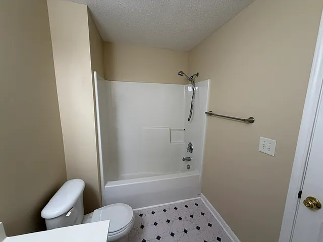 Upstairs Shared Bathroom