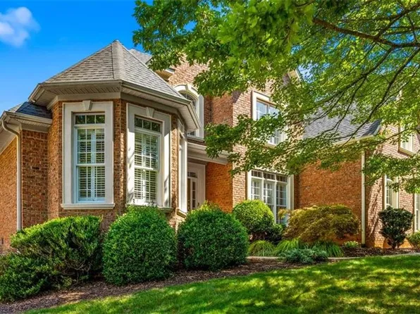 1 Rosebay Ln, Greensboro, NC 27455