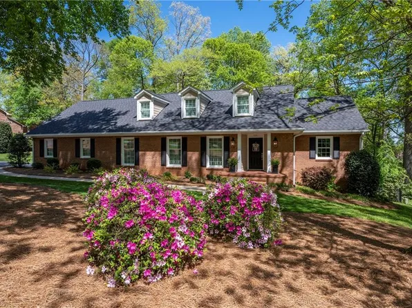 225 Tifton St, Bermuda Run, NC 27006