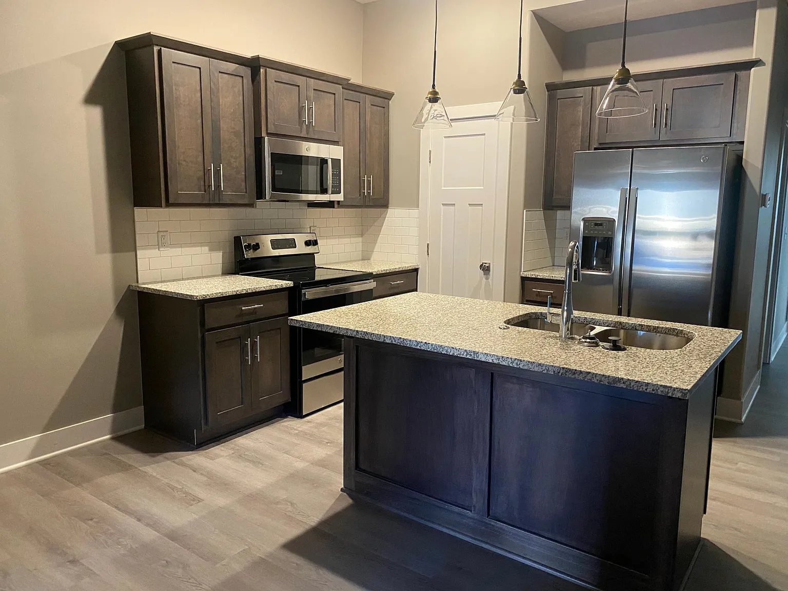 3 bed, 1225 sqft, $1,550 — Photo 4