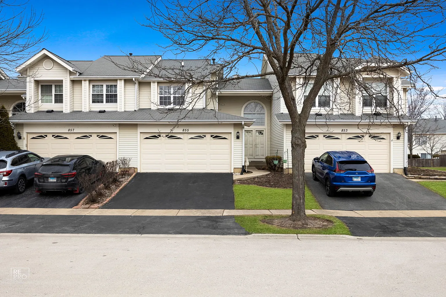 855 Dracut Ln photo 1