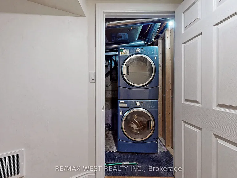 139 Ranee Ave #BASEMENT — Photo 24
