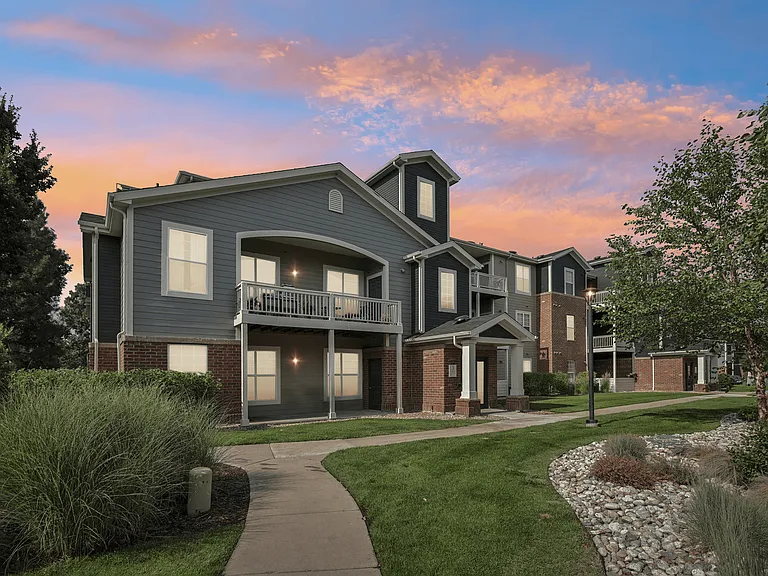 Bear Valley Park Apartments — Photo 31