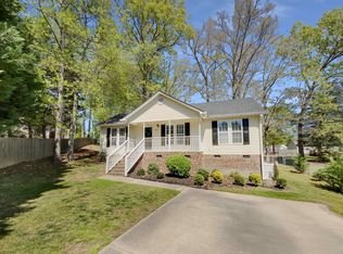 1230 Banjo Dr, Zebulon, NC 27597