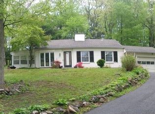 7 Fern Ln, Newtown, CT 06470