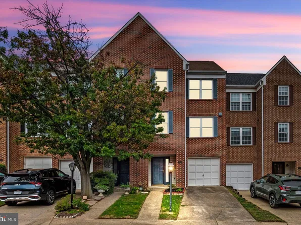 2112 Hutchison Grove Ct, Falls Church, VA 22043