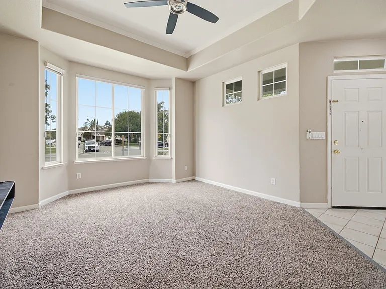 722 Summer Ln — Photo 22