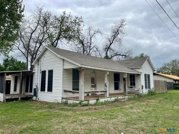 800 N Fannin Ave, Cameron, TX 76520