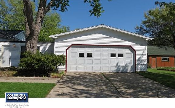 Attached 2.5 car garage!
