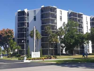 3401 N Country Club Dr APT 411, Aventura, FL, 33180