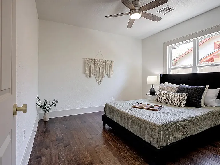 1922 W Park Pl — Photo 18