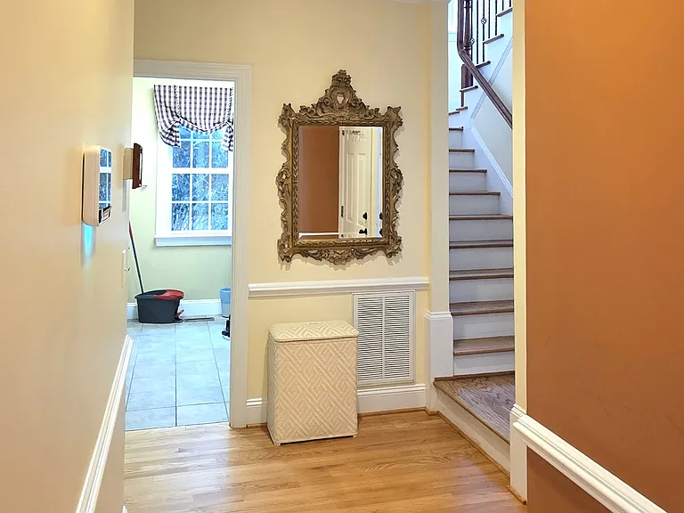 1216 Dorleath Ct — Photo 4
