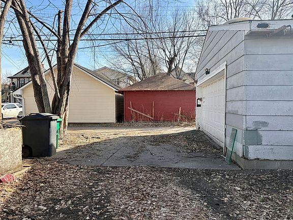 5th image of 3906 Emerson Ave N