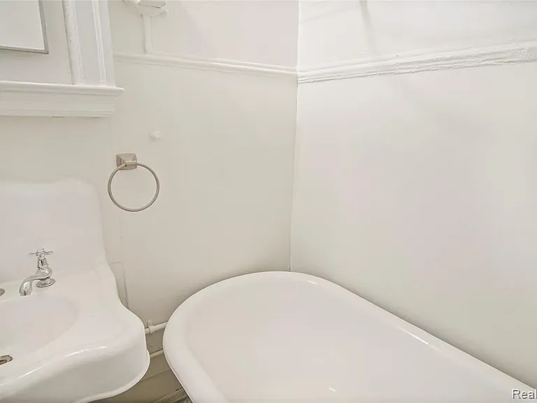 66 Adelaide St #43 — Photo 13