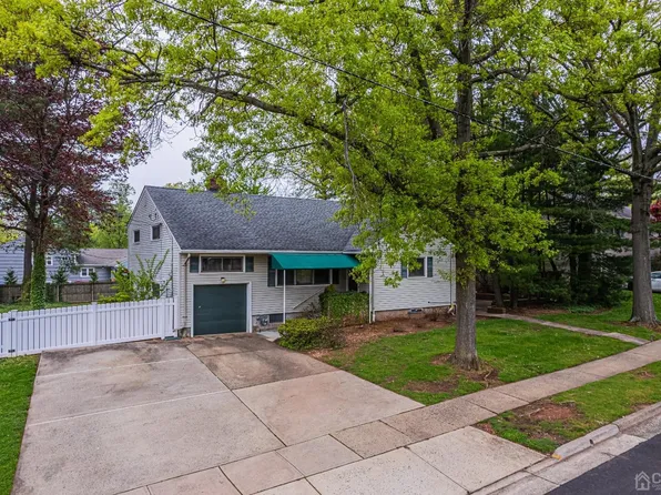 308 N 8th Ave, Edison, NJ 08817