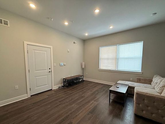 4th image of 1229A N Franklin St #1