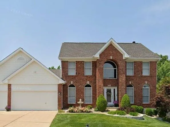 4960 Sunset Oaks Ln, Saint Louis, MO 63128