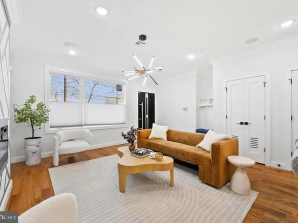 865 Summit Ave #1, Jersey City, NJ 07307