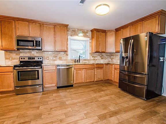 2nd image of 120 E Pondella Dr