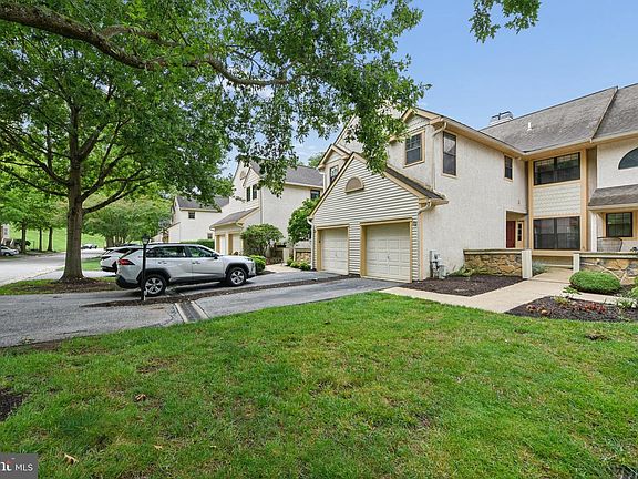 3rd image of 797 Brettingham Ct #706D