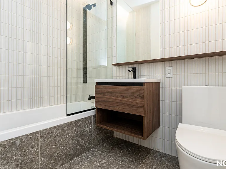 228 N 7th St #203 — Photo 9