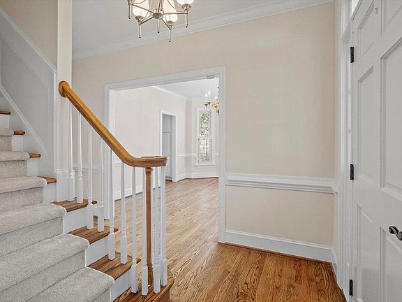 5th image of 1201 Weldon Pl