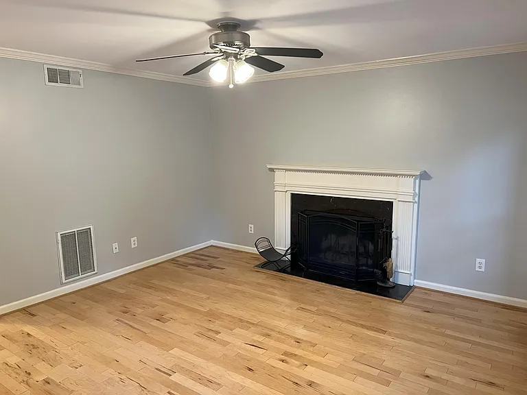 1101 Collier Rd NW #E6 — Photo 2