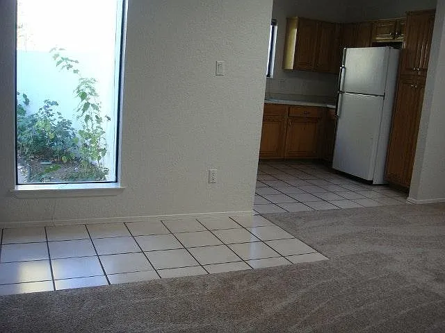 11009 Briarwood Ter NE — Photo 9
