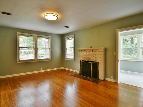 5th image of 2929 Arapahoe Ave