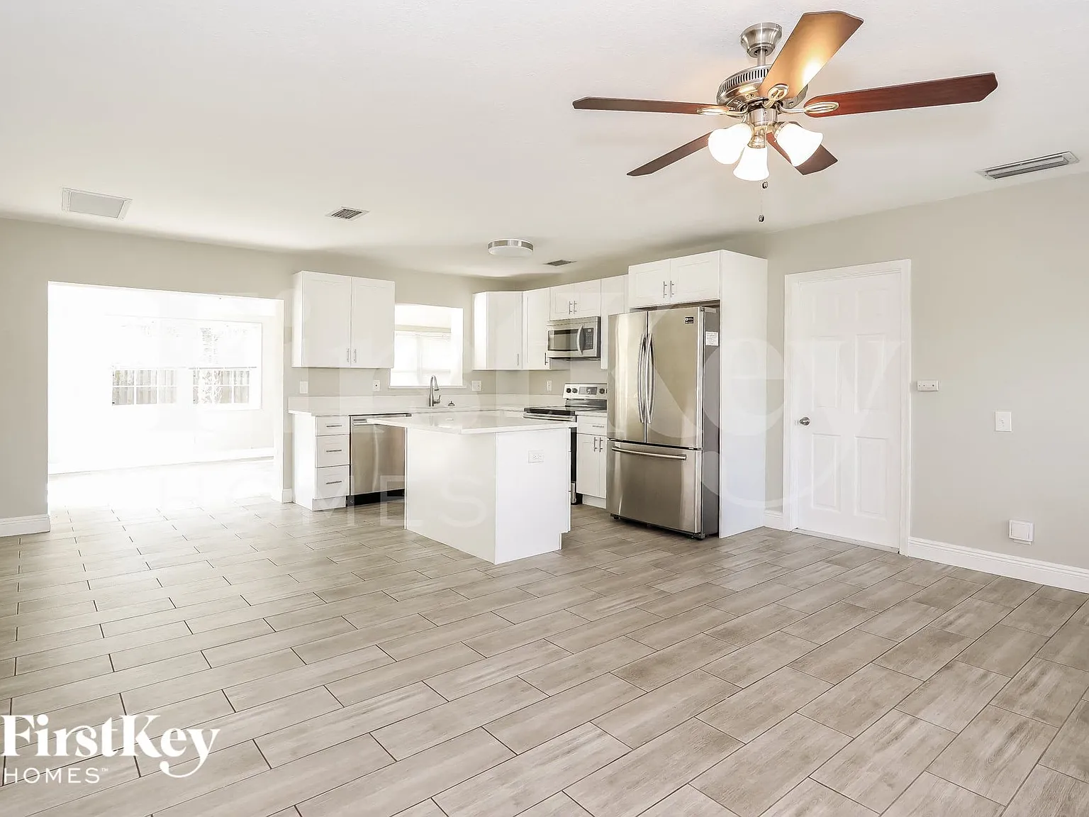 3 bed, 2.0 bath, 1292 sqft, $2,770 — Photo 3
