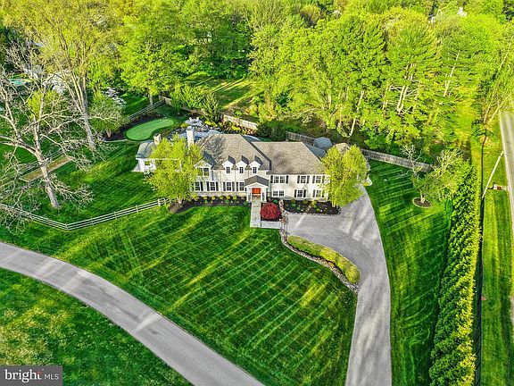 3rd image of 747 Conestoga Rd