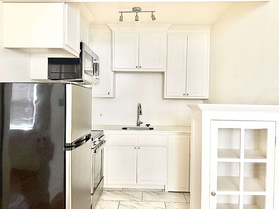 3rd image of 1014 S 18th St #1